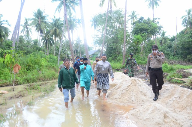 Bekas Tambang Pasir Bikin Warga Teluk Mengkereng Terisolasi