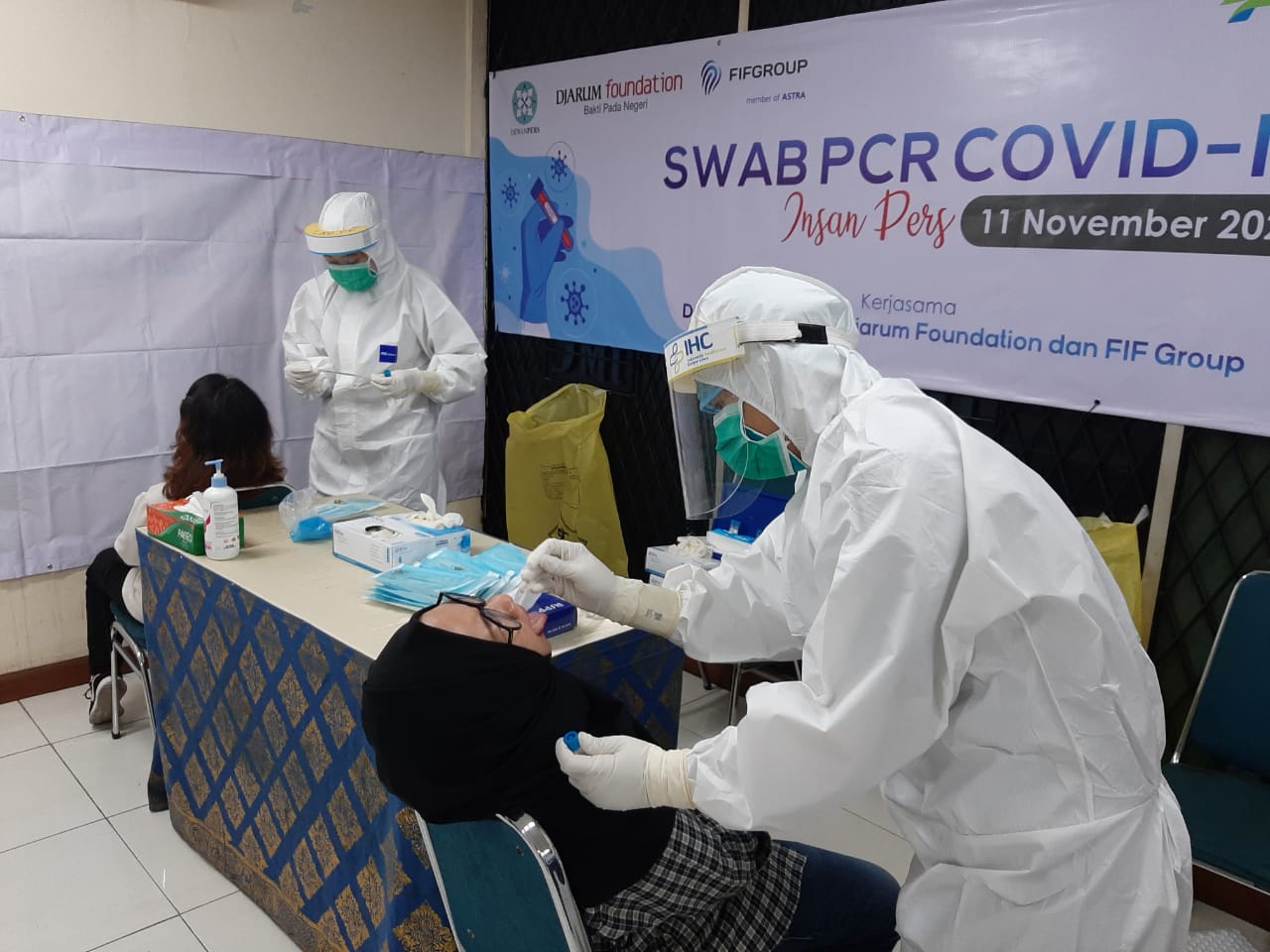 FIFGROUP dan Djarum Foundation, Dewan Pers Lakukan Tes Usap PCR Gratis Bagi 135 Pekerja Media