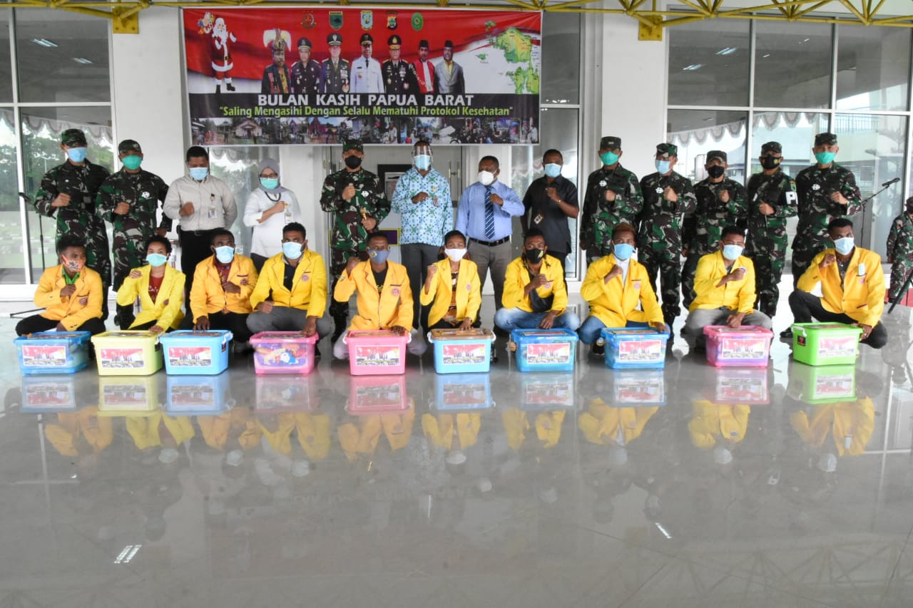 Menyambut Bulan Kasih Papua Barat, Pangdam XVIII/Kasuari Kunjungi UNIPA dan Berikan Tali Asih kepada Mahasiswa