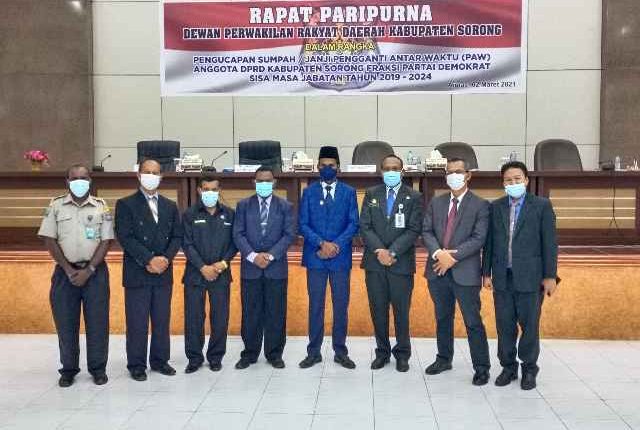 DPRD Sorong Lantik Ellon Fadan Jadi Anggota DPRD PAW