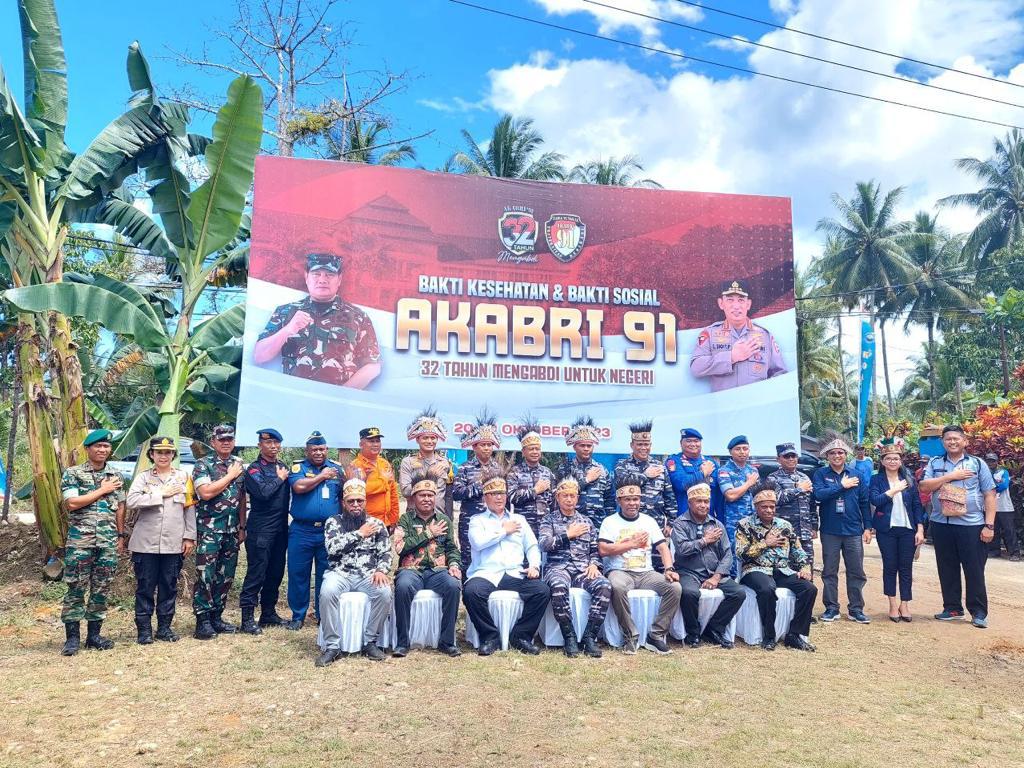 Pengabdian 32 Tahun AKABRI 91, Koarmada III Sasar Kelurahan Klabinain Gelar Baksos & Bakti Kesehatan