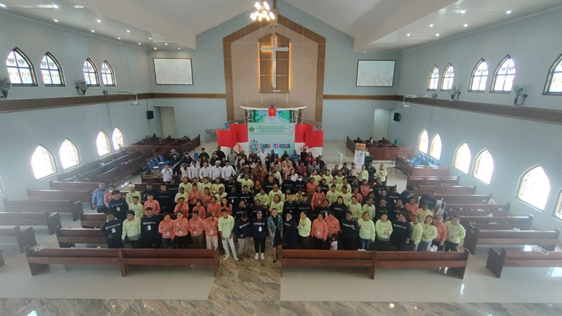 Kemah Lintas Agama “Damai Itu Indah” di buka resmi Oleh Kakanwil Kementerian Agama Provinsi Papua Barat