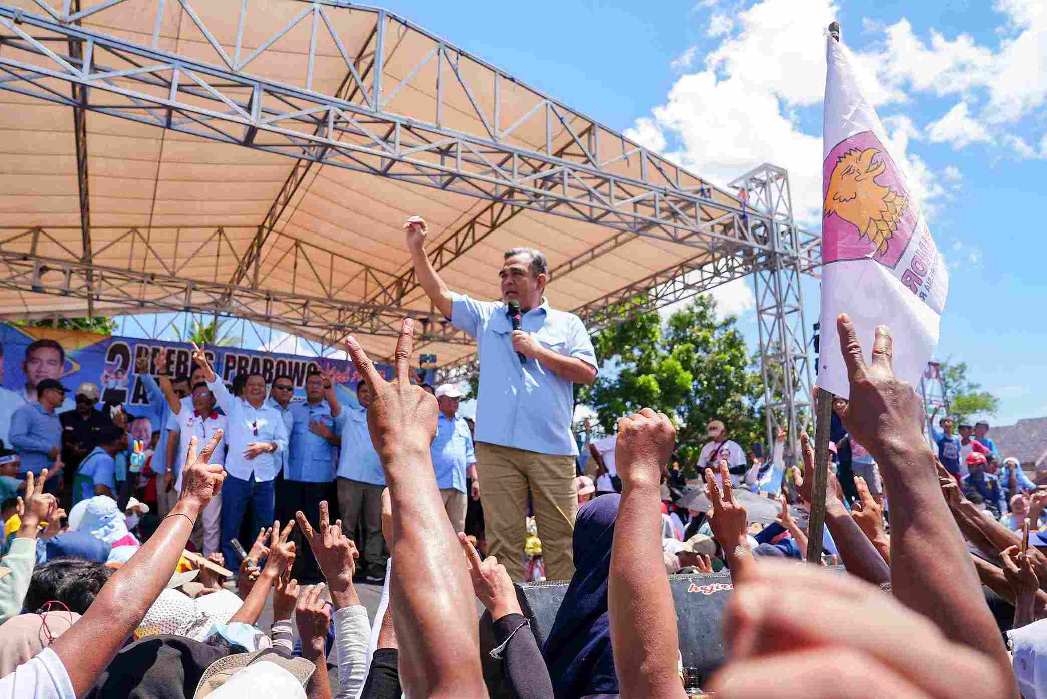 Puluhan Ribu Masyarakat Tegal dan Brebes Padati Kampanye Akbar Prabowo-Gibran