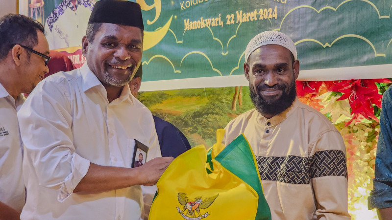 Ramadhan Asyik Bersama Gusmen di Manokwari Sukses Mengumpulkan 6.191 Paket Sembako